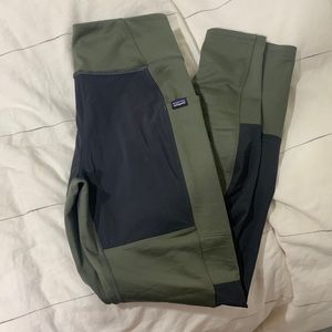 Small Patagonia leggings